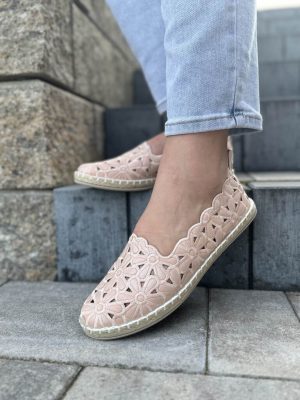 Beżowe espadryle damskie – Modne buty na każdą okazję Potocki - Styl casualowy