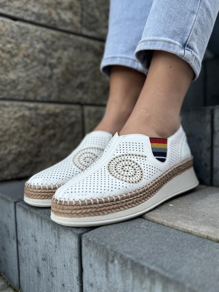Skórzane komfortowe buty damskie – Wygodne półbuty damskie Loretta Vitale - Styl sportowy