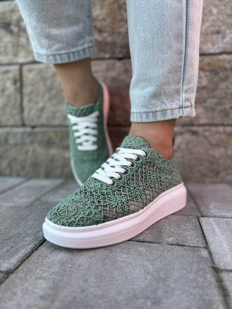 Miętowe buty koronkowe damskie – Modne buty na grubej podeszwie T. Sokolski - Na wiosnę
