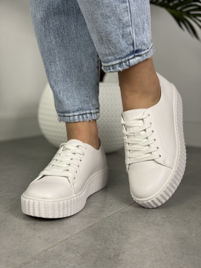 Buty sportowe białe Potocki 24-12353 – Wygodne sneakersy damskie na grubej podeszwie - Do spodni