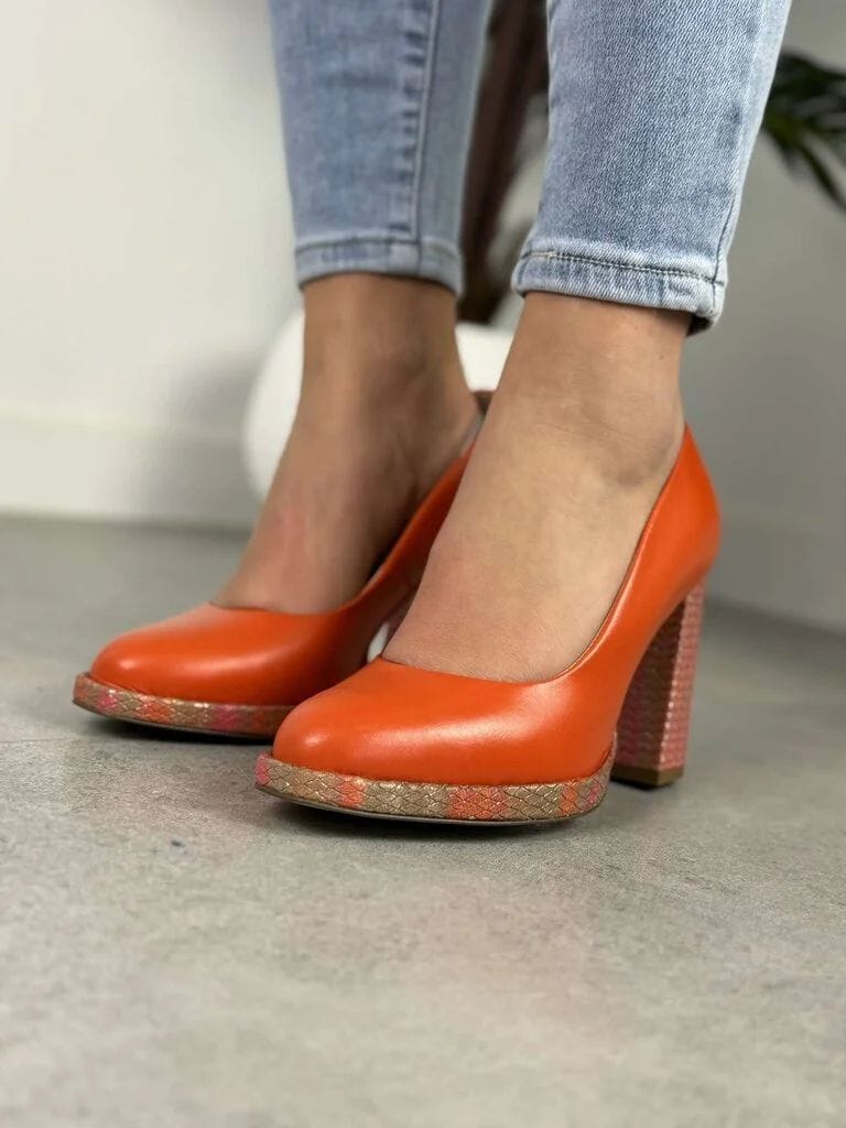 Pomarańczowe czółenka ze skóry – Czółenka damskie Laura Messi - Styl romantyczny