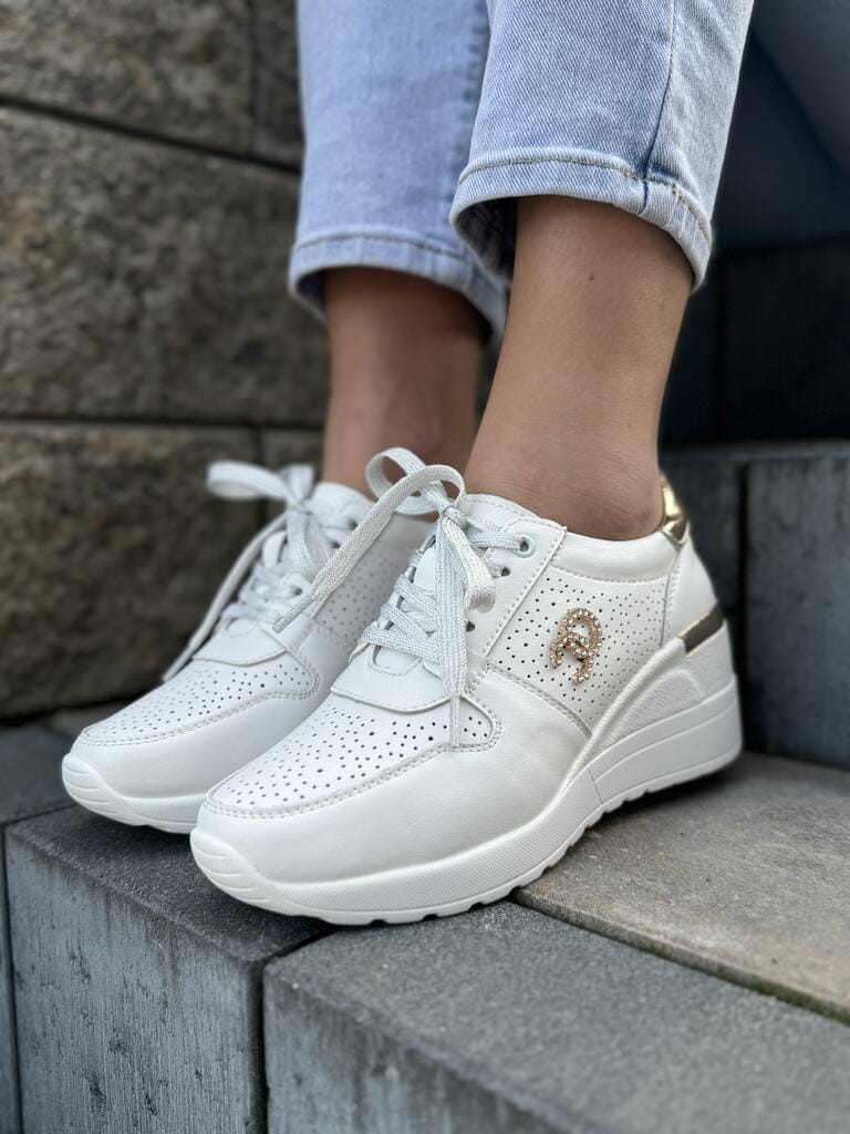 Białe skórzane sneakersy damskie – Wygodne buty na koturnie S.Barski - Styl miejski