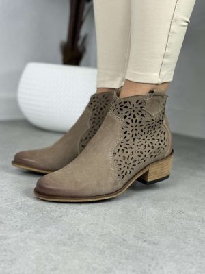 Botki ażurowe na niskim obcasie – Modne Buty Pulso B-124 Beż - Styl elegancki