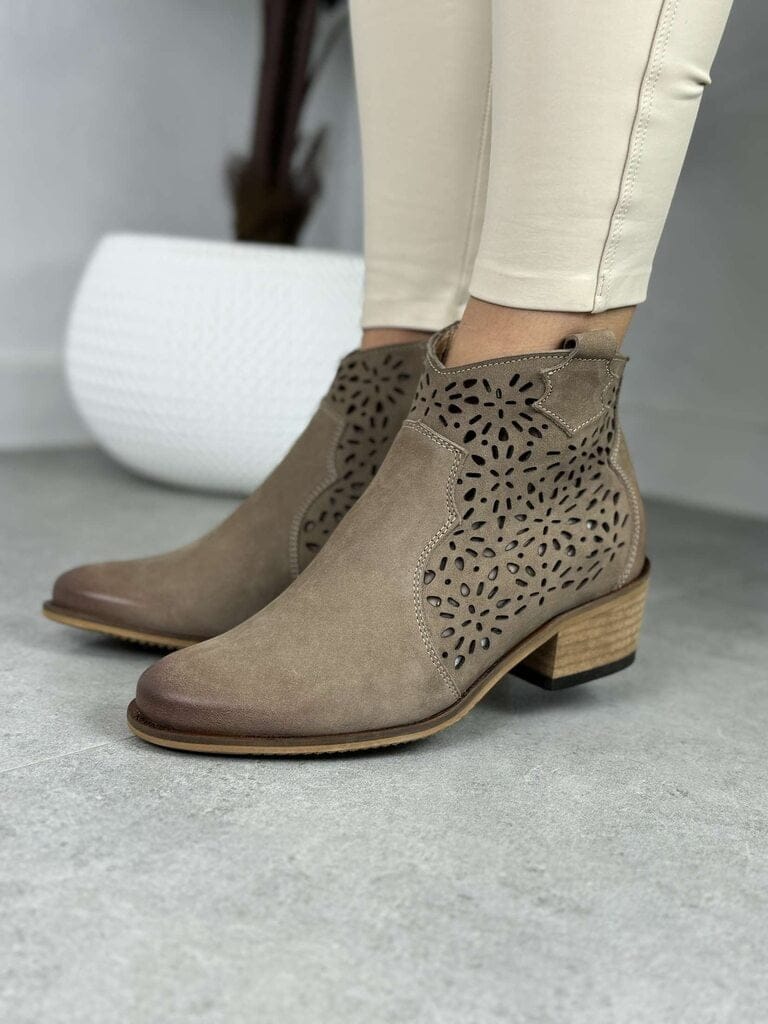 Botki ażurowe na niskim obcasie – Modne Buty Pulso B-124 Beż - Styl elegancki