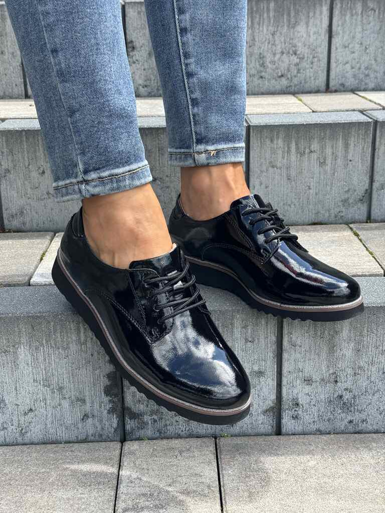 Czarne skórzane lakierowane półbuty Filippo DP1514 - Styl smart casual