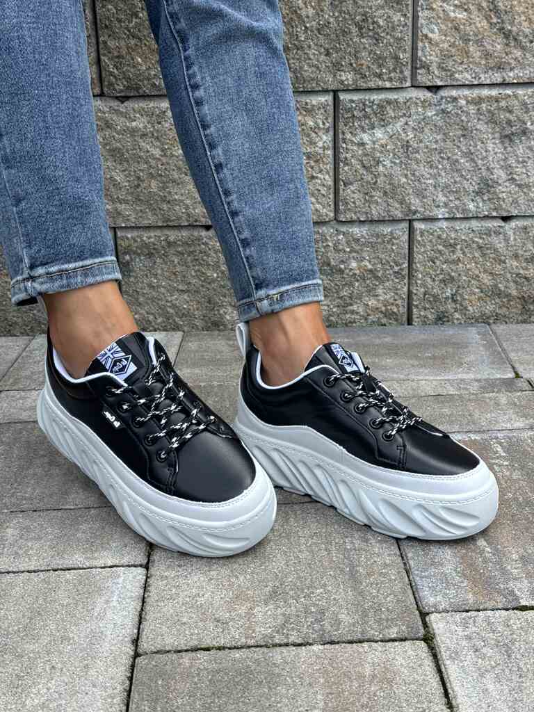 Sneakersy damskie czarne na grubej podeszwie ze skóry ekologicznej Lee Cooper 2713L - Do spodni