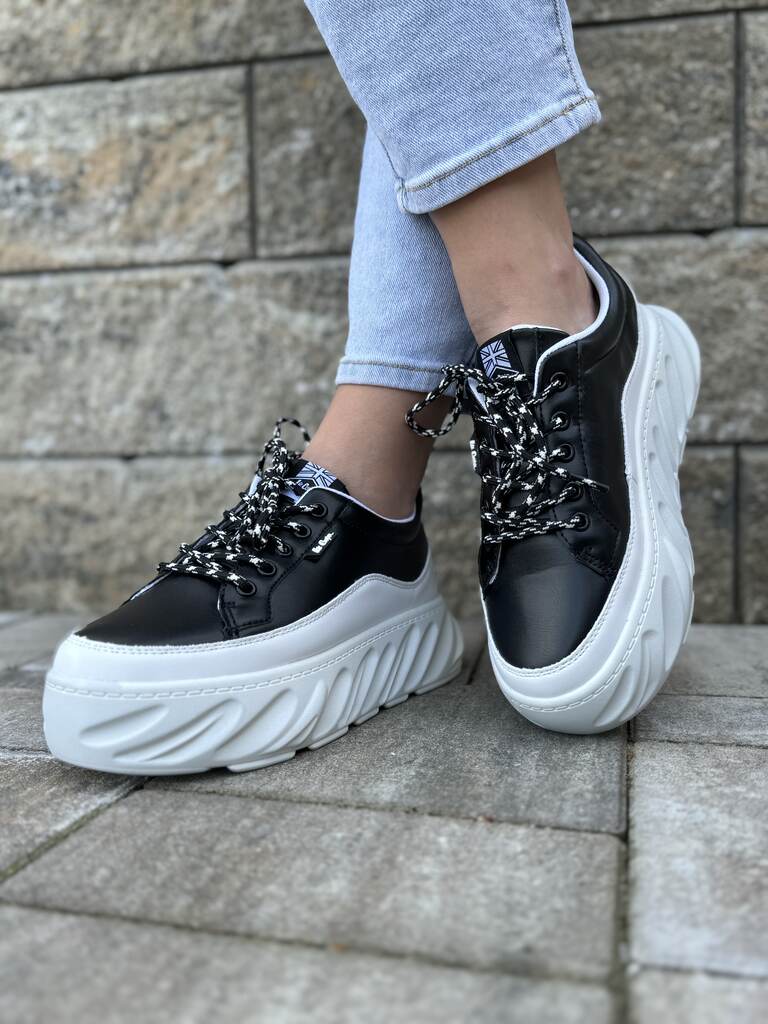 Sneakersy damskie czarne na grubej podeszwie ze skóry ekologicznej Lee Cooper 2713L - Do jeansów