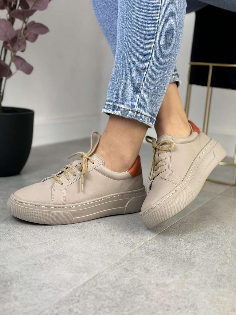 Białe sneakersy skórzane damskie na grubej podeszwie Wasak 0745 - Styl sportowy