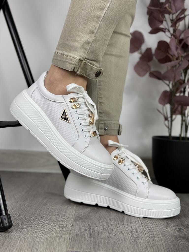 Sneakersy damskie na grubym spodzie Filippo DP6382/24 biały - Styl miejski