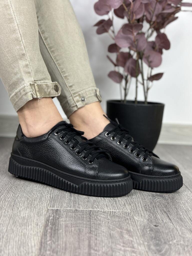Czarne skórzane trampki damskie Pulso AF-1275 - Do jeansów