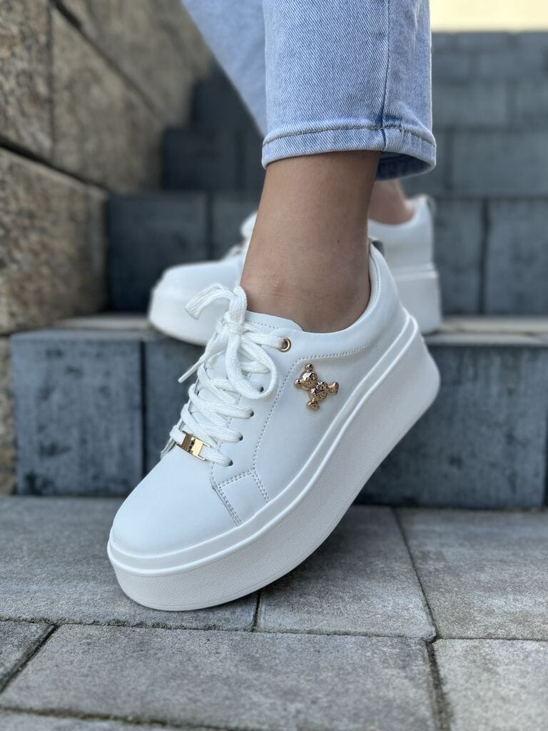 Białe skórzane sneakersy – Wygodne buty sportowe na grubej podeszwie Filippo - Styl sportowy