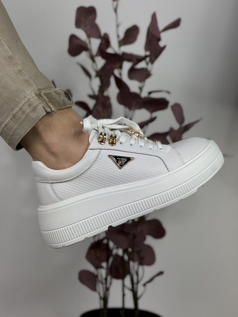 Sneakersy damskie na grubym spodzie Filippo DP6382/24 biały - Na jesień