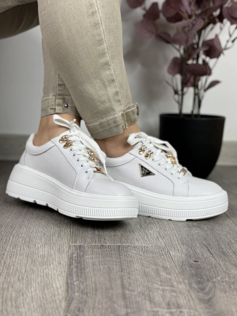 Sneakersy damskie na grubym spodzie Filippo DP6382/24 biały - Do jeansów