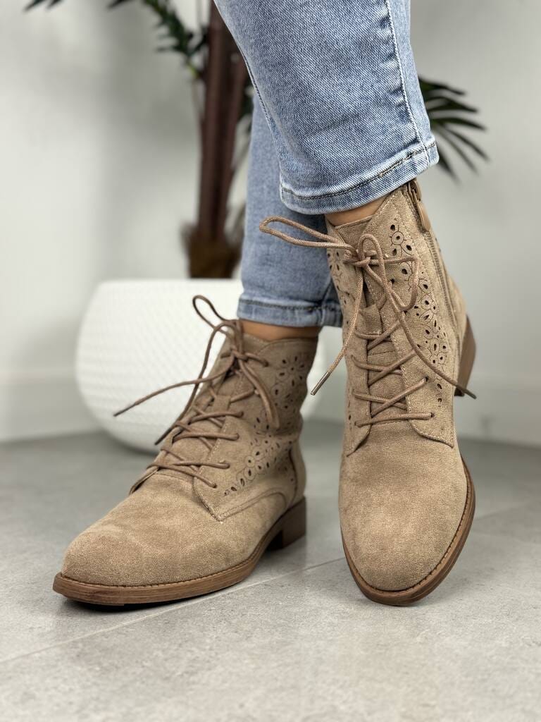 Beżowe botki ażurowe na niskim obcasie – Modne Buty na Wiosnę S. Barski - Styl miejski