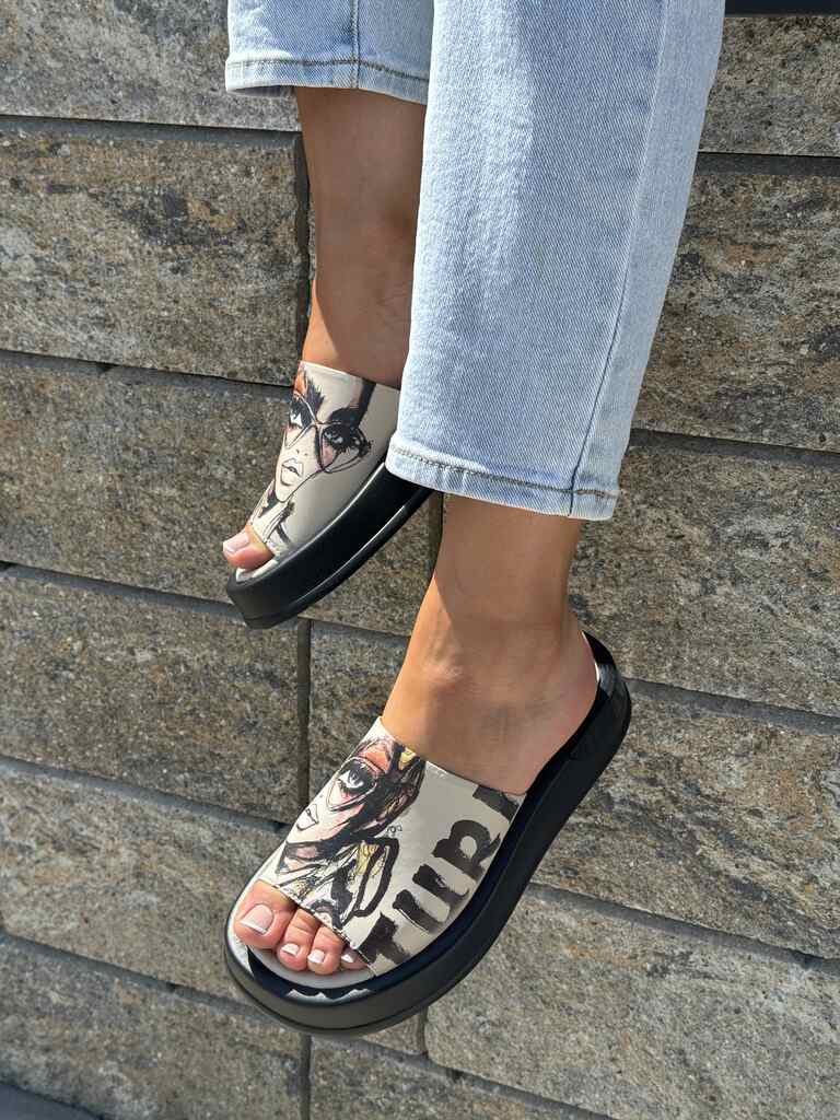 Beżowe skórzane klapki damskie na platformie Filippo Dk6158/24 - Styl casualowy