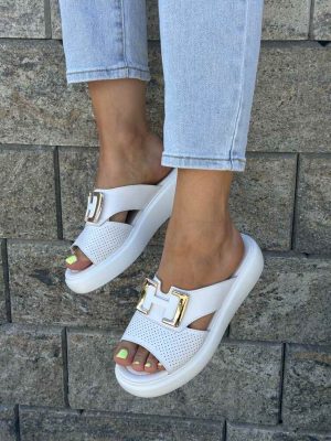 Klapki damskie skórzane białe Cambell 07307 - Styl casualowy