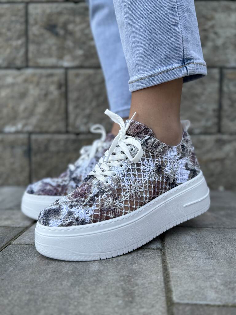 Koronkowe sneakersy damskie – Modne buty koronkowe T. Sokolski HEJ W503 - Na wiosnę