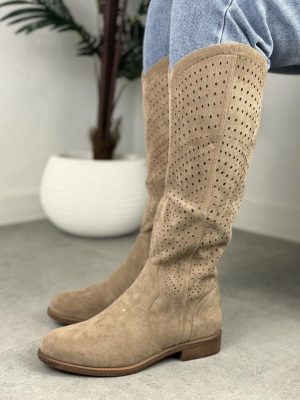 Beżowe kozaki ażurowe na niskim obcasie – Modne Buty na S. Barski - Styl elegancki