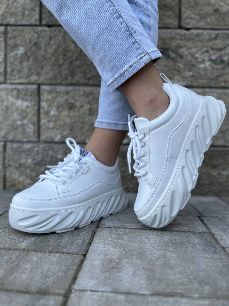 Sneakersy damskie białe na grubej podeszwie z eko skóry Lee Cooper 2713L - Styl miejski