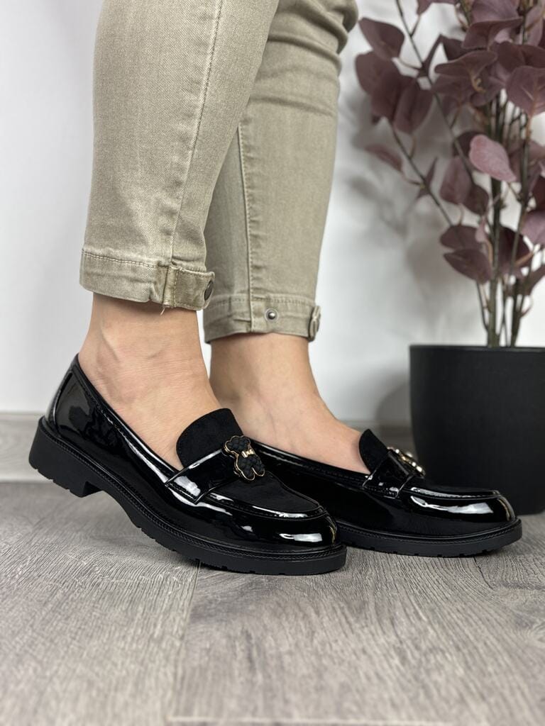 Lakierowane mokasyny damskie z ozdobą HY42-399A czarny - Styl smart casual