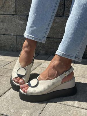 Beżowe sandały na platformie Filippo DS6074/24 BEIGE - Styl miejski