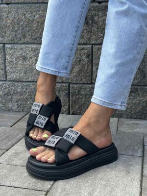 Czarne klapki damskie na platformie Potocki 16347 - Styl casualowy