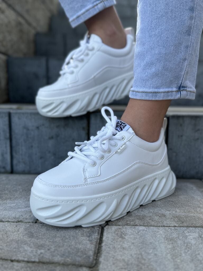 Sneakersy damskie białe na grubej podeszwie z eko skóry Lee Cooper 2713L - Na jesień