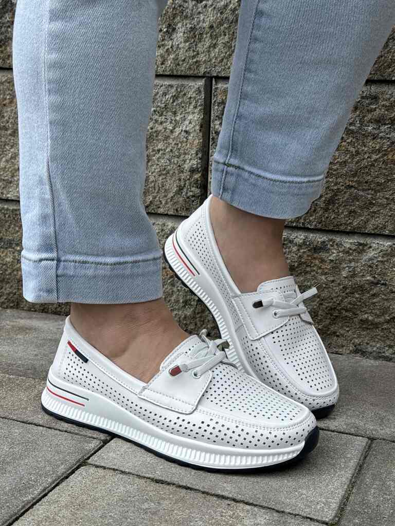 Ażurowe buty sportowe damskie skórzane T.Sokolski W25-647 biały - Do spodni