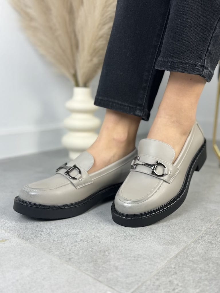 Szare mokasyny damskie Sergio Leone – Najmodniejsze Mokasyny Damskie - Styl casualowy