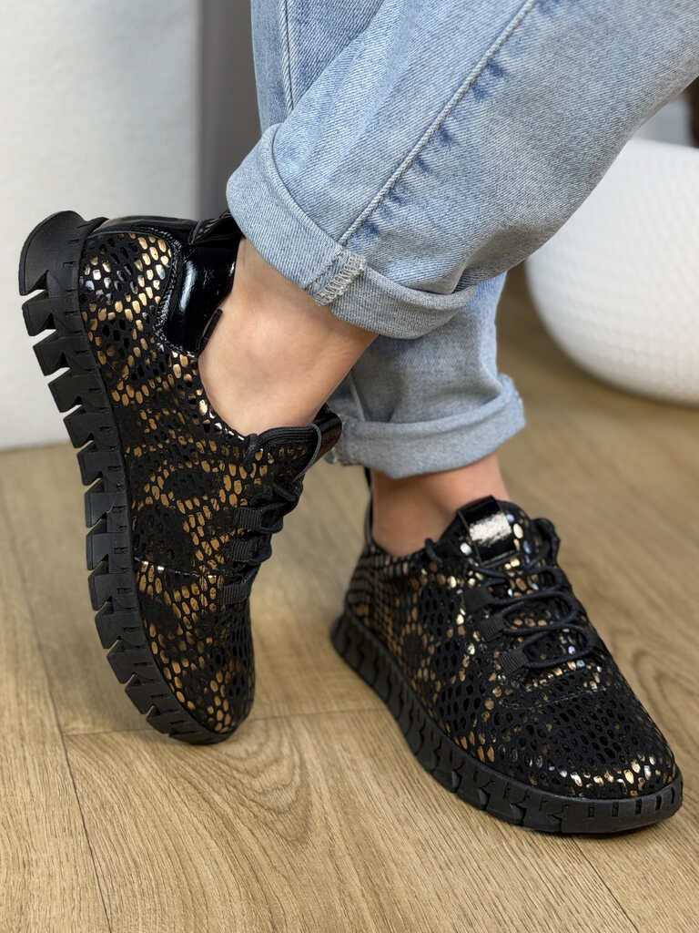 Stylowe sneakersy damskie na grubej podeszwie czarne/złote Aga 02372 - Na lato