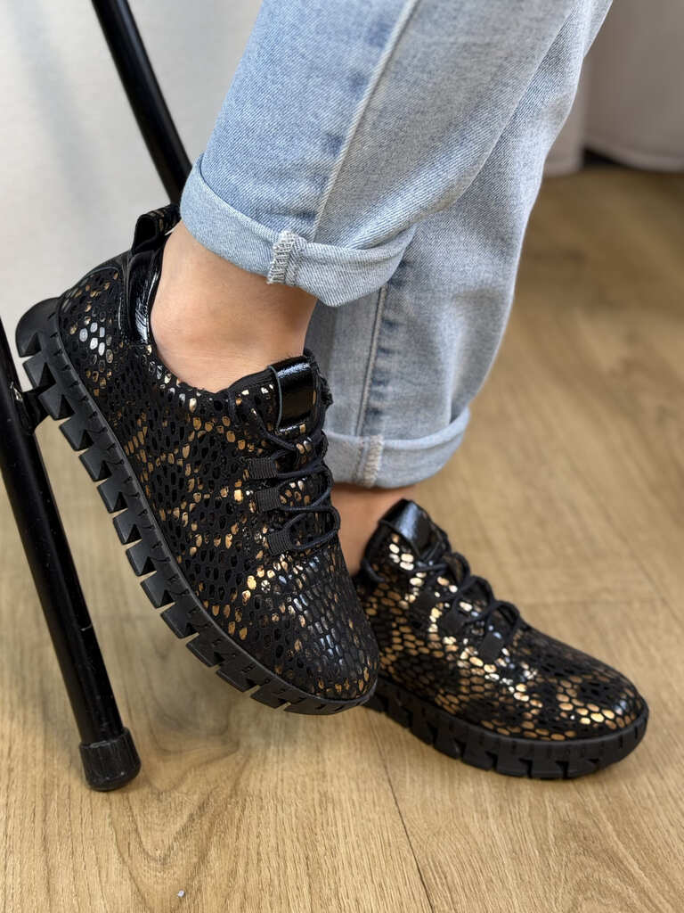 Stylowe sneakersy damskie na grubej podeszwie czarne/złote Aga 02372 - Do jeansów