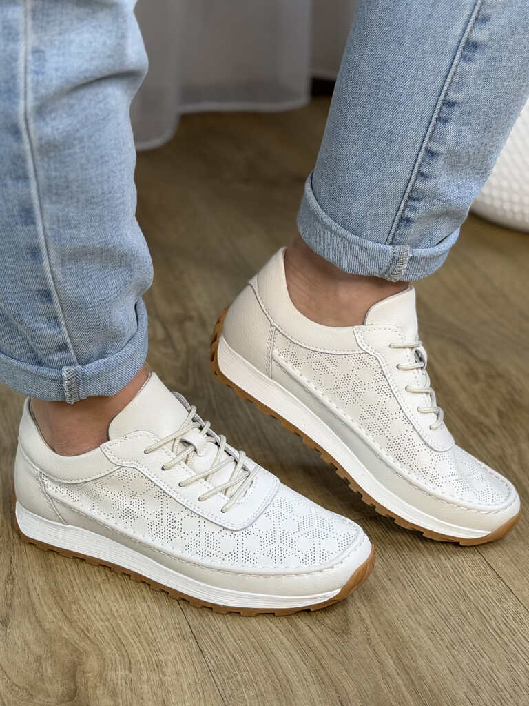 Beżowe skórzane sneakersy damskie ażurowe Sergio Leone SP-001 - Do spodni
