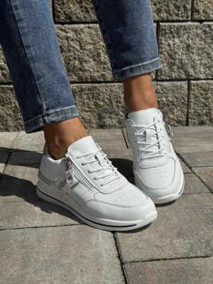 Białe skórzane sneakersy damskie na koturnie Filippo DP6083 - Do spodni