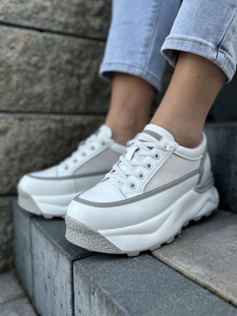Sneakersy skórzane damskie – Wygodne buty sportowe na grubej podeszwie białe T.Sokolski - Do spodni