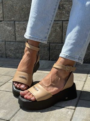 Beżowe Sandały Karino – Eleganckie Buty Na Grubej Podeszwie – 4575 - Styl casualowy