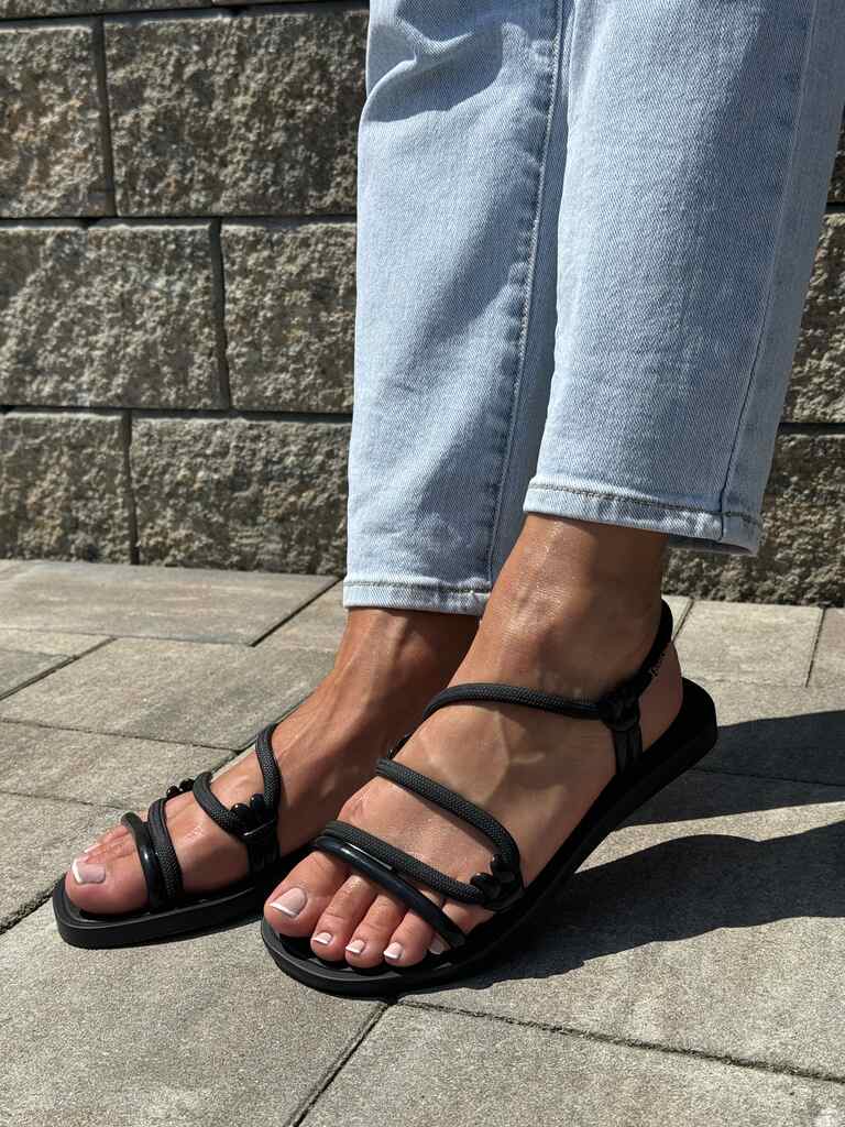 Sandały damskie gumowe Ipanema 26983 Czarny - Styl minimalistyczny