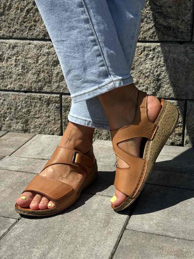 Brązowe skórzane sandały na rzepy damskie T. Sokolski L25-524 - Styl casualowy