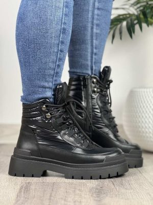 Czarne śniegowce na masywnej podeszwie SN110 - Styl casualowy