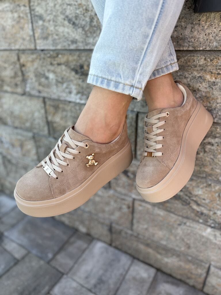 Beżowe skórzane sneakersy damskie Filippo DP6246/24 - Styl sportowy