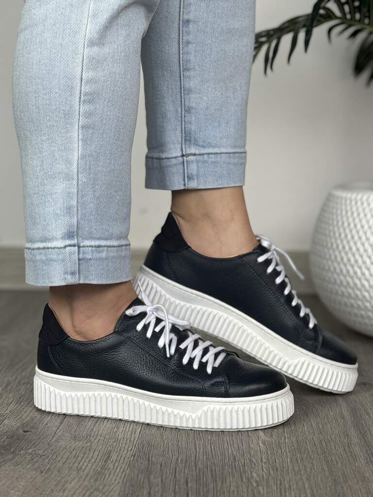 Granatowe trampki skórzane damskie AF-1276 Obuwie dla kobiet - Styl casualowy