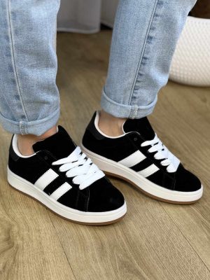 Czarne buty damskie sportowe zamszowe 24037 - Styl sportowy