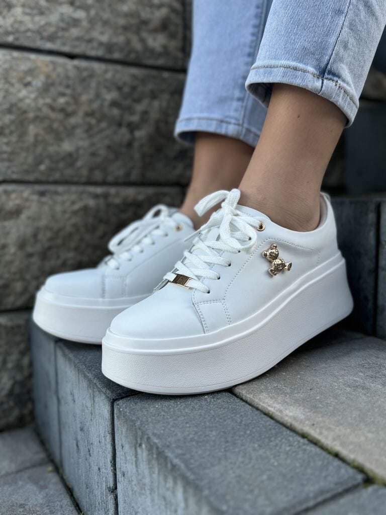 Białe skórzane sneakersy – Wygodne buty sportowe na grubej podeszwie Filippo - Na lato