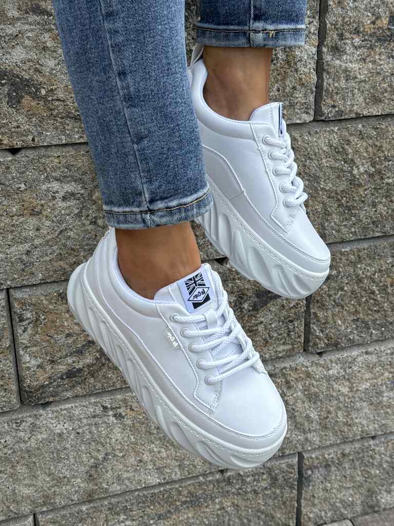 Sneakersy damskie białe na grubej podeszwie z eko skóry Lee Cooper 2713L - Na lato