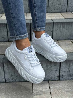 Sneakersy damskie białe na grubej podeszwie z eko skóry Lee Cooper 2713L - Styl casualowy