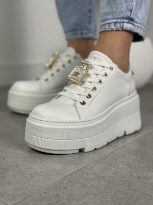 Modne sneakersy damskie białe – Wygodne buty na platformie Chebello - Na wiosnę