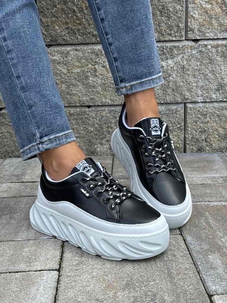 Sneakersy damskie czarne na grubej podeszwie ze skóry ekologicznej Lee Cooper 2713L - Na lato
