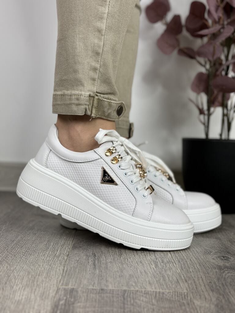 Sneakersy damskie na grubym spodzie Filippo DP6382/24 biały - Do spodni