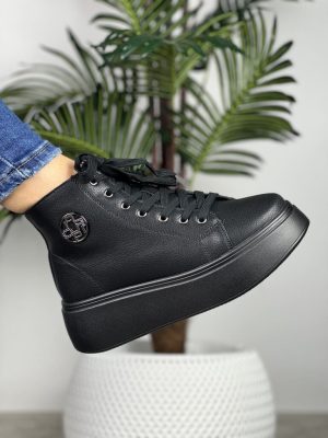 Czarne skórzane sneakersy na platformie Filippo DBT6338/24 - Styl casualowy