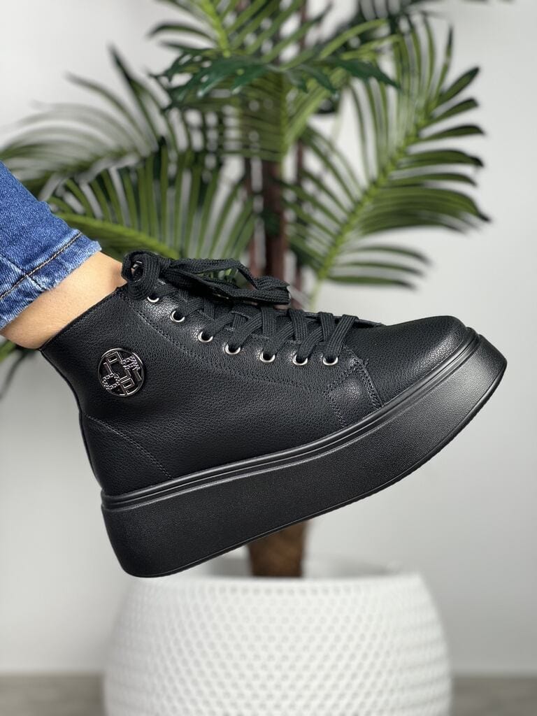 Czarne skórzane sneakersy na platformie Filippo DBT6338/24 - Styl casualowy