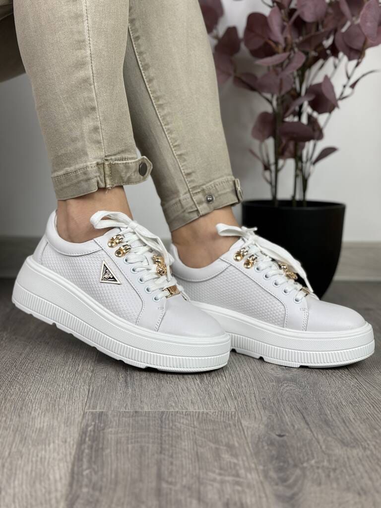 Sneakersy damskie na grubym spodzie Filippo DP6382/24 biały - Styl casualowy